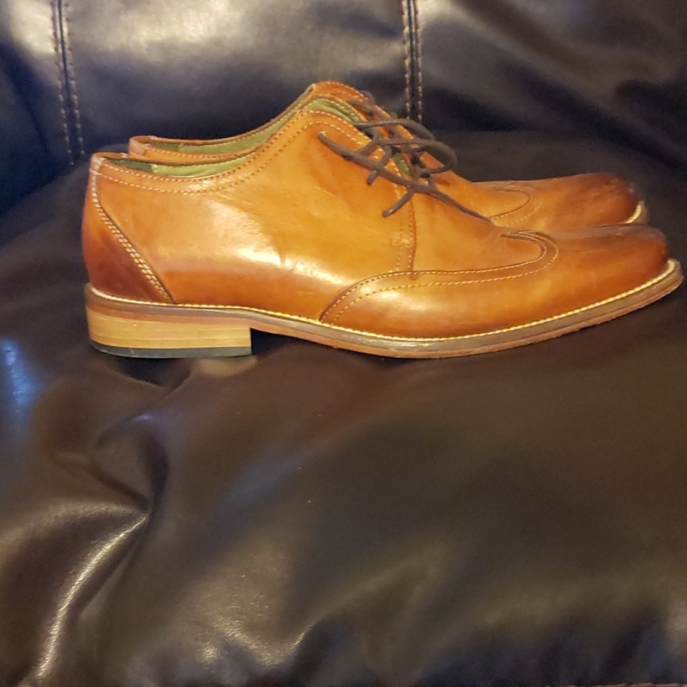 Shoes - Picture 2 of 4